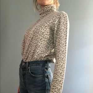 Women’s vintage floral turtle neck long sleeve S